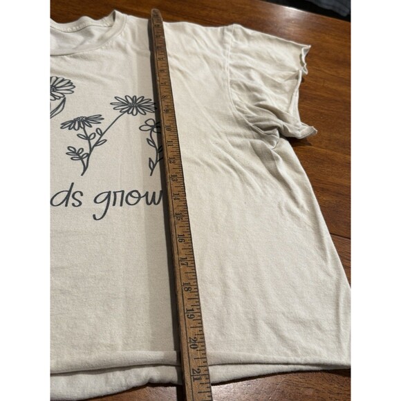Womens Graphic T Shirt Helping Little Minds Grow XL Floral Print Short SCream XL - Picture 5 of 7